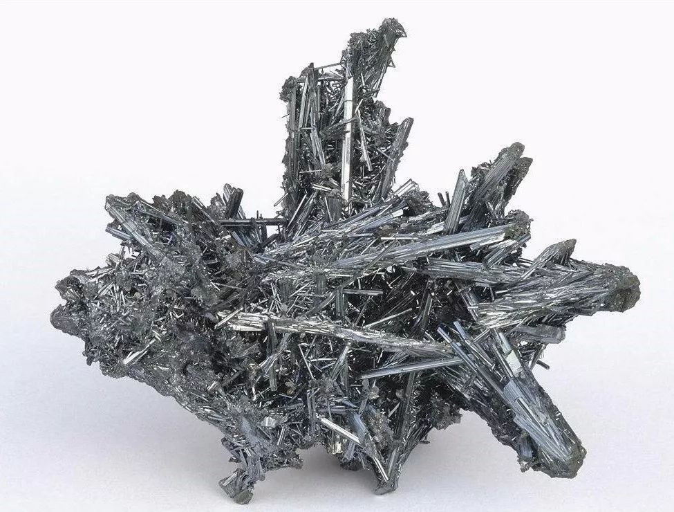 有色金属矿藏与贵金属饰品 从地底矿石到精美首饰的奇妙旅程